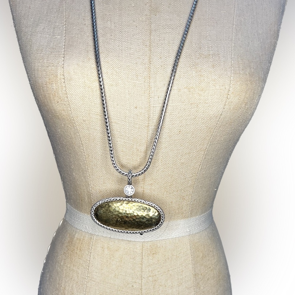 Silver color chain with gold metal pendant - Picture 3 of 3